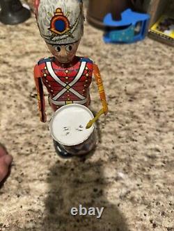 Marx George the Drummer Boy vintage tin litho windup toy, works, 1940's