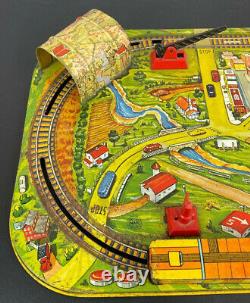 Marx Metal Wind Up Tin Lithograph Train Set and Layout 1950's Vintage RARE