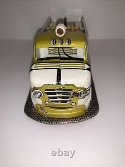 Marx Rare White Vintage 50s Tin Litho Emergency Fire Engine Ladder Truck NICE