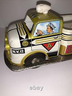 Marx Rare White Vintage 50s Tin Litho Emergency Fire Engine Ladder Truck NICE