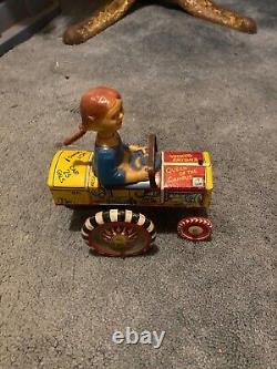 Marx Vintage Queen Of The Campus Bobble Head Crazy Car Tin Wind Up Rare
