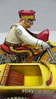 Original Vintage Marx Wind Up Tin Litho Motorcycle Side Car Policeman