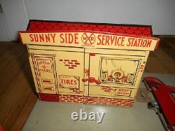 RARE Vintage MARX SUNNY SIDE SERVICE GAS PUMP STATION TIN LITHO Metal Toy