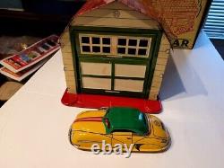 VERY NICE VINTAGE 1950S MARX TIN LITHO MAGIC GARAGE with WIND UP CAR with BOX