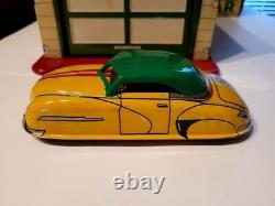 VERY NICE VINTAGE 1950S MARX TIN LITHO MAGIC GARAGE with WIND UP CAR with BOX