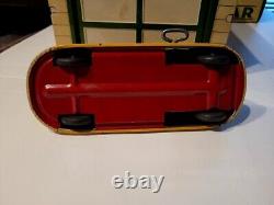 VERY NICE VINTAGE 1950S MARX TIN LITHO MAGIC GARAGE with WIND UP CAR with BOX