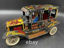 VINTAGE 1950'S MARX TIN LITHO OLD JALOPY WIND UP TOY CAR With DRIVER. WORKS