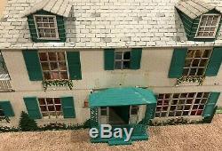 VINTAGE 1960s MARX TIN DOLL HOUSE 7 ROOMS w LOTS OF FURNITURE