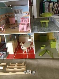 VINTAGE MARX TIN LITHO DOLL HOUSE 7 ROOMS w LOTS OF FURNITURE Mom Dad Baby 1966
