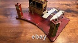 Vintage 1920s/1930s Marx Roadside Rest Stop Service Gas Station Tin Litho Toy