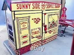 Vintage 1930s MARX Sunny Side Tin Service Station with ORIGINAL Box
