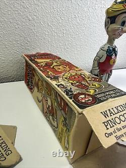 Vintage 1939 MARX Tin Litho 8 1/2 Walking PINOCCHIO by Walt Disney Ent