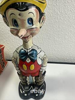 Vintage 1939 MARX Tin Litho 8 1/2 Walking PINOCCHIO by Walt Disney Ent