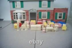 Vintage 1940-50's Marx Tin Toy Dollhouse Family Figures Full Of Furniture