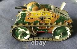 Vintage 1940's Marx #5 Fighting Tank Tin Litho Wind Up Toy