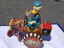 Vintage 1950's Line Mar Donald Duck Dipsy Car Tin Windup with Bobble head