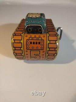 Vintage 1950's MARX Tin Tank Turnover Windup toy, WORKS