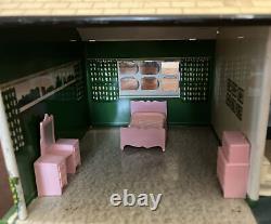 Vintage 1950 s Marx Litho Ranch Style Dollhouse with Furnished Rooms, Adorable