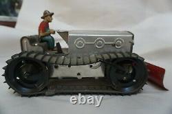 Vintage 1950s MARX CATERPILLAR Driver Tractor Tin Metal Wind Up Heavy Duty Plow