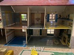Vintage 1950s Marx Metal Tin Dollhouse Suburban Colonial w Furniture Pool & Box