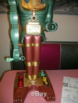Vintage 1963 Marx Big Loo Robot Toy With Accessories / Strauss Wind Up Tin Rare