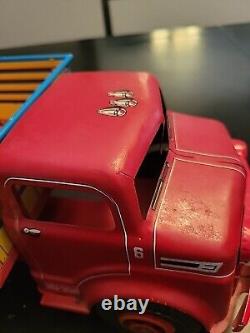 Vintage Lumar LOUIS MARX Pressed Tin Lithographed Metal Lazy Day Farms Truck
