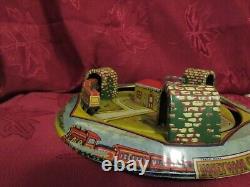 Vintage MARX Honeymoon Express Wind Up Tin Toy, early version