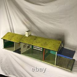 Vintage MARX TIN RANCH DOLL HOUSE DOLLHOUSE 1950s LITHO TIN STEEL METAL MCM CUTE