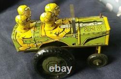 Vintage Marx Jumpin Jeep Litho Tin Wind Up Army Jeep 22 C READ