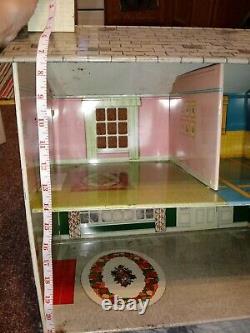 Vintage Marx Large Pressed Tin Litho Red Colonial Dollhouse and 1950 Furniture