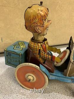 Vintage Marx Mortimer Snerd Tricky Auto Tin Wind Up Toy