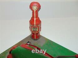 Vintage Marx Tin Roadside Rest Stop Gas Station Toy withCar-For display or Restore