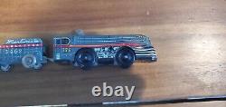 Vintage Marx Tin Wind Up Sleek Marxlines Trailblazer Toy Train With key. Beauty