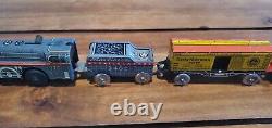 Vintage Marx Tin Wind Up Sleek Marxlines Trailblazer Toy Train With key. Beauty