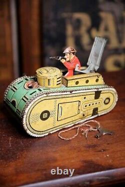 Vintage Marx Wind Up Military Army Tank Tin toy Key Doughboy soldier antique Old