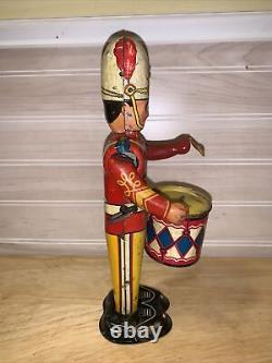 Vintage Marx tin litho wind up toy George the Drummer 1940s Works