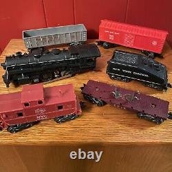 Vintage Stream Line Electric Train Set Louis Marx & Company, Water Tower & Lamps
