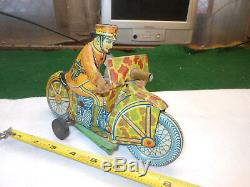 Vintage Working Tin Litho Marx Sparkling Wind Up Motorcycle Cop Soldier
