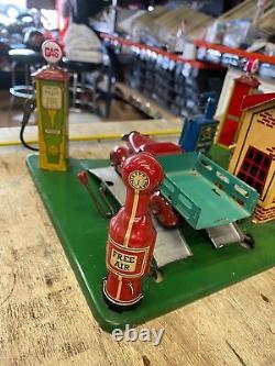 Vtg Marx Roadside Rest Gas Oil Service Station litho Tin Toy Train Car 1930's